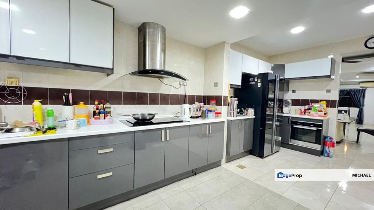 Fully extended 2.5 storey terrace, Kuala Lumpur, Cheras