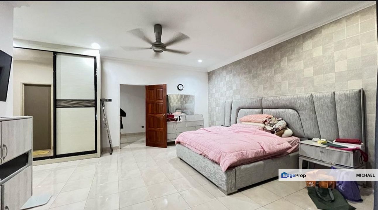 Fully extended 2.5 storey terrace, Kuala Lumpur, Cheras