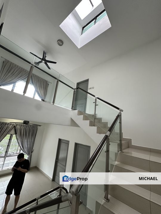 Limited 3 storey terrace endlot, Selangor, Batu 9th Cheras