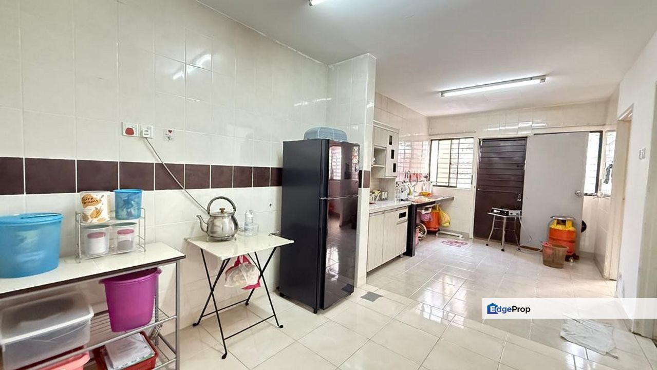 Basic good unit in damai perdana, Kuala Lumpur, Cheras