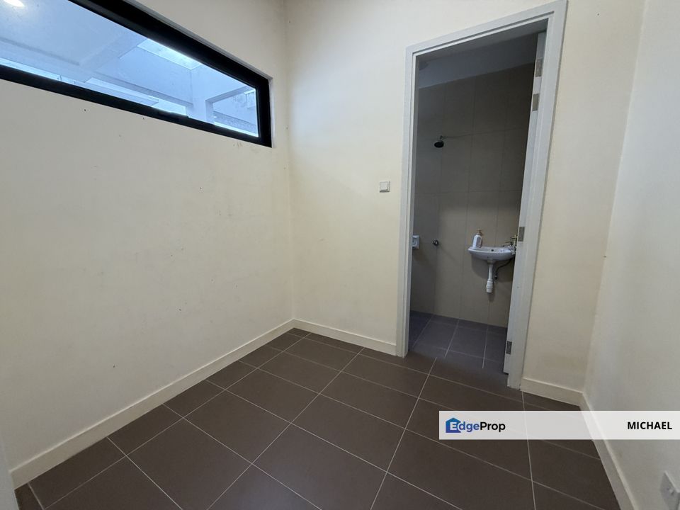 Limited and Hot 2.5 storey semi D in Latania twin palm, Selangor, Kajang