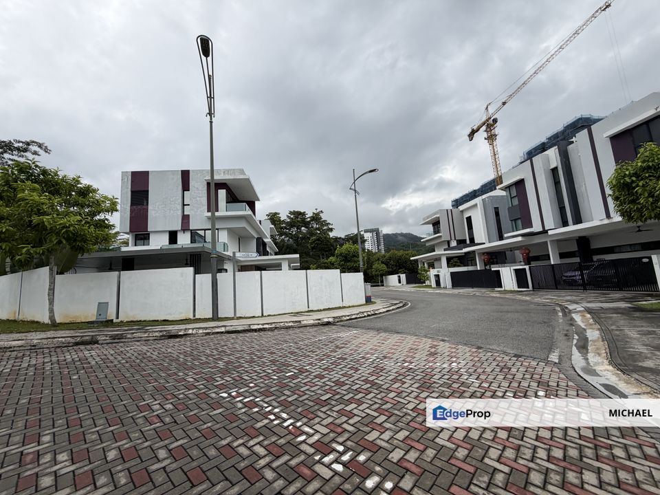 Limited and Hot 2.5 storey semi D in Latania twin palm, Selangor, Kajang