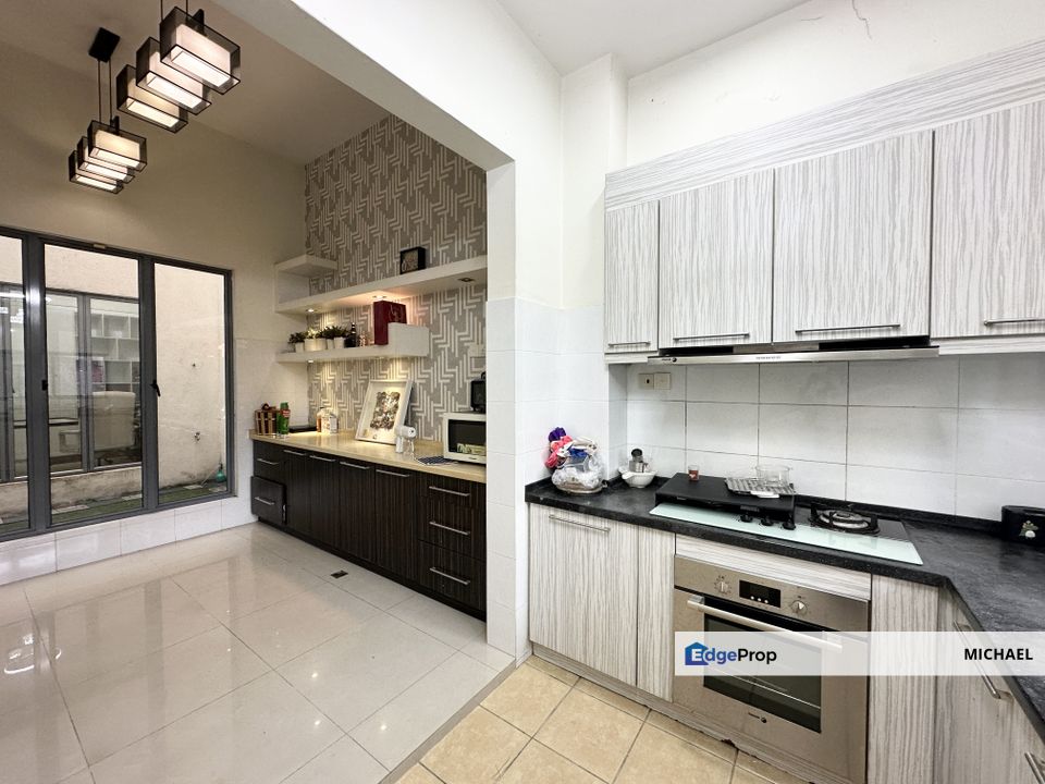 2 storey Superlink in twin palm, Selangor, Kajang