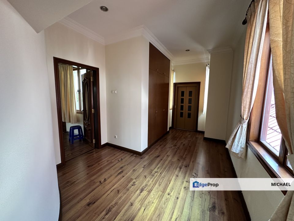 Below Market 3 Storey Bungalow, Selangor, Kajang