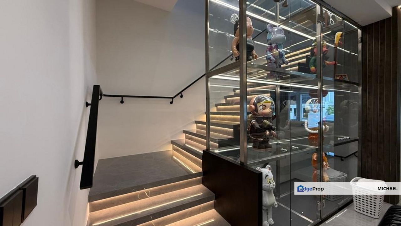 Fully Renovated 2.5 storey house, Selangor, Kajang