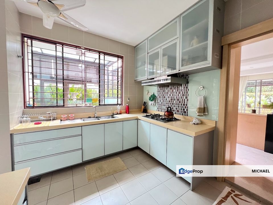 Super big land and nice condition 2 storey bungalow, Selangor, Kajang