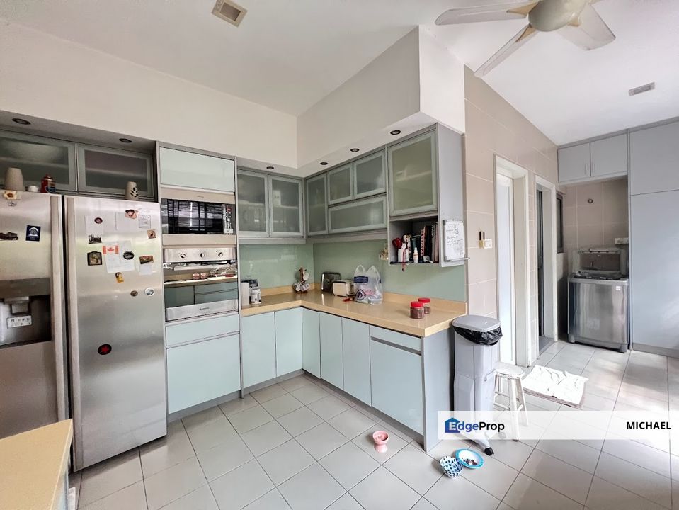 Super big land and nice condition 2 storey bungalow, Selangor, Kajang