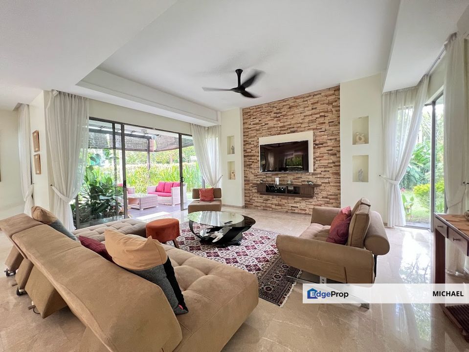 Super big land and nice condition 2 storey bungalow, Selangor, Kajang