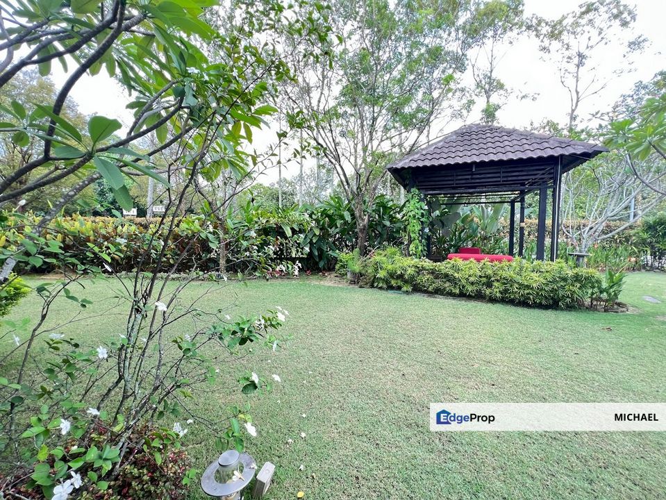 Super big land and nice condition 2 storey bungalow, Selangor, Kajang