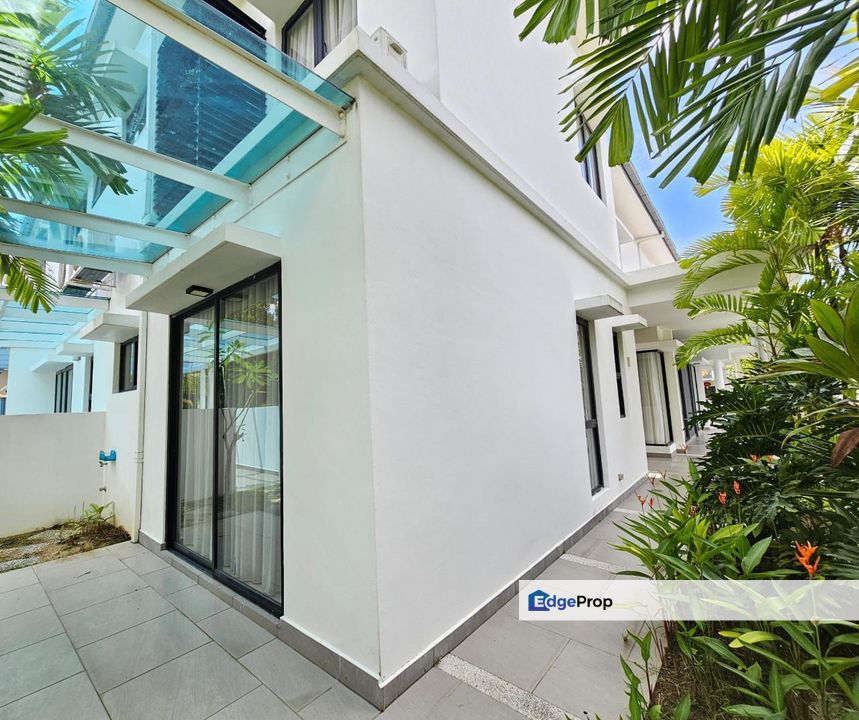 Corner link bungalow with swimming pool , Selangor, Kajang