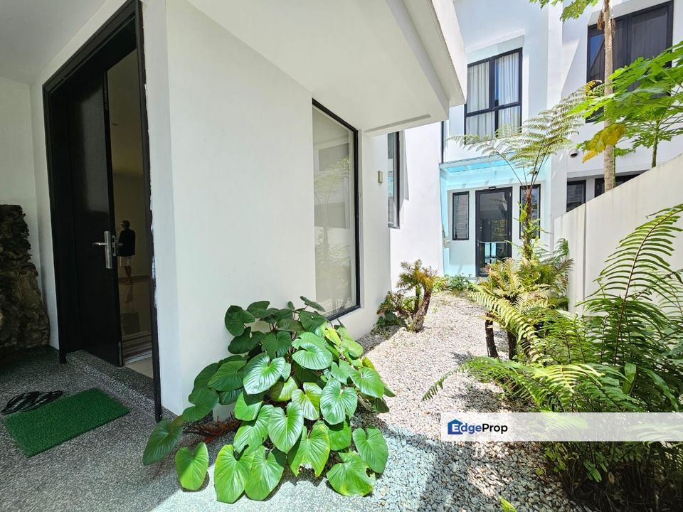 Corner link bungalow with swimming pool , Selangor, Kajang