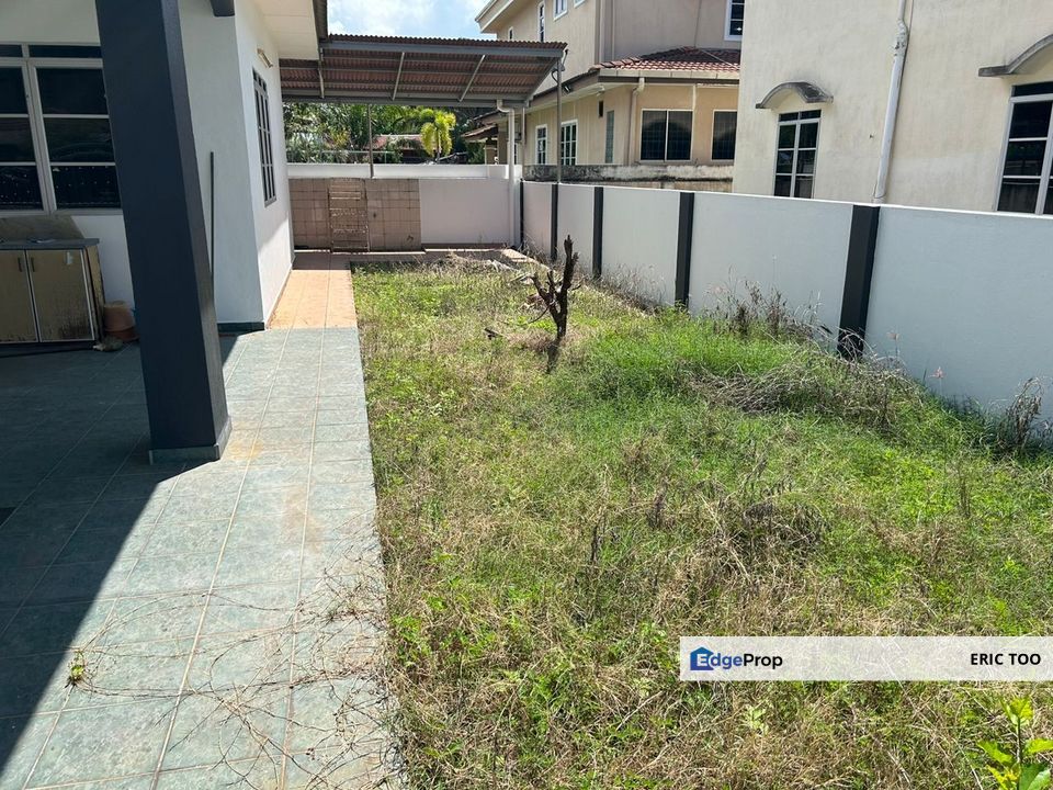 2 storey Bungalow For Sale ( Tmn Suria,Sitiawan.), Perak, Sitiawan