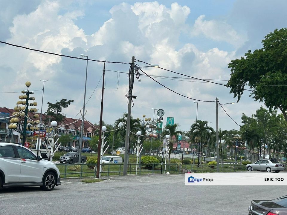 Seri Iskandar shop lot for sales Facing Main Road, Perak, Sri Iskandar