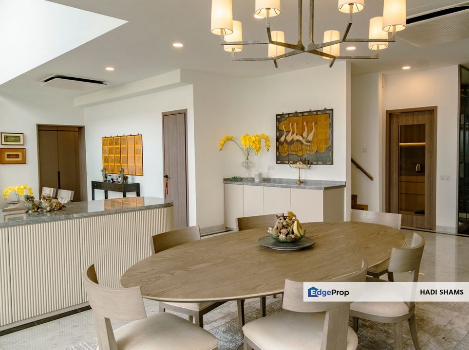 Stunning Renovated Duplex Penthouse @ Antah Tower facing city views and comes with 3 car parks, Kuala Lumpur, Dutamas