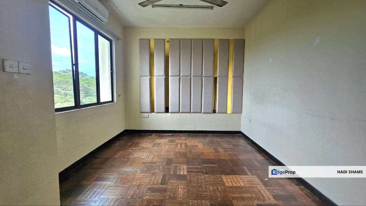 For Sale: Armanee Duplex Condo at Damansara Damai Facing Open Green Space., Selangor, Damansara Damai