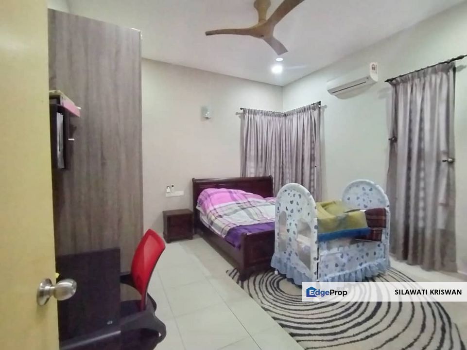 TAMAN RENDANG AMAN PERAMU PEKAN SEMI D FOR SALE BELOW MARKET, RENOVATED & HOT AREA, Pahang, Pekan