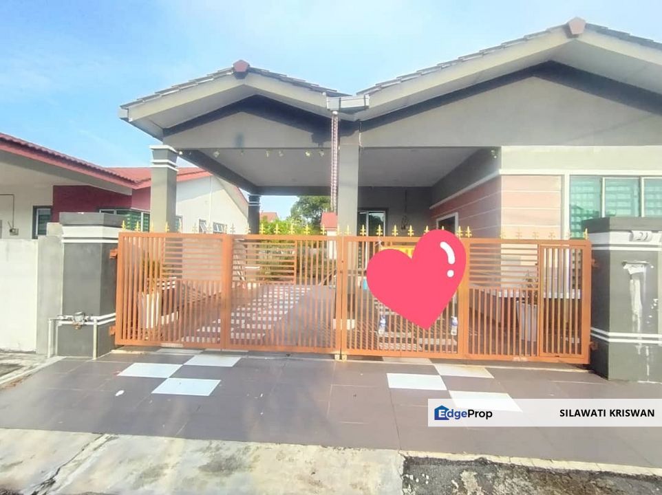 TAMAN RENDANG AMAN PERAMU PEKAN SEMI D FOR SALE BELOW MARKET, RENOVATED & HOT AREA, Pahang, Pekan