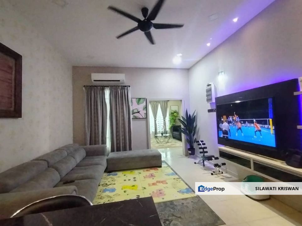 TAMAN RENDANG AMAN PERAMU PEKAN SEMI D FOR SALE BELOW MARKET, RENOVATED & HOT AREA, Pahang, Pekan