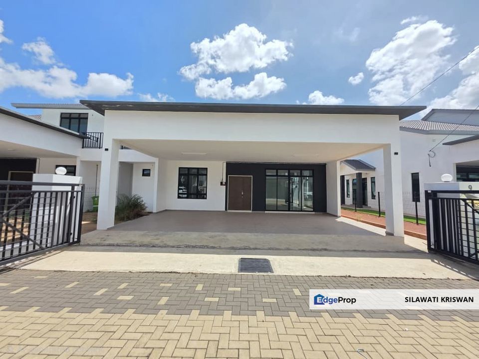 MAJESTIC KOTASAS KUANTAN 1.5 STOREY SEMI D HOUSE FOR SALE GUARDED & NEW HOUSE, Pahang, Kuantan