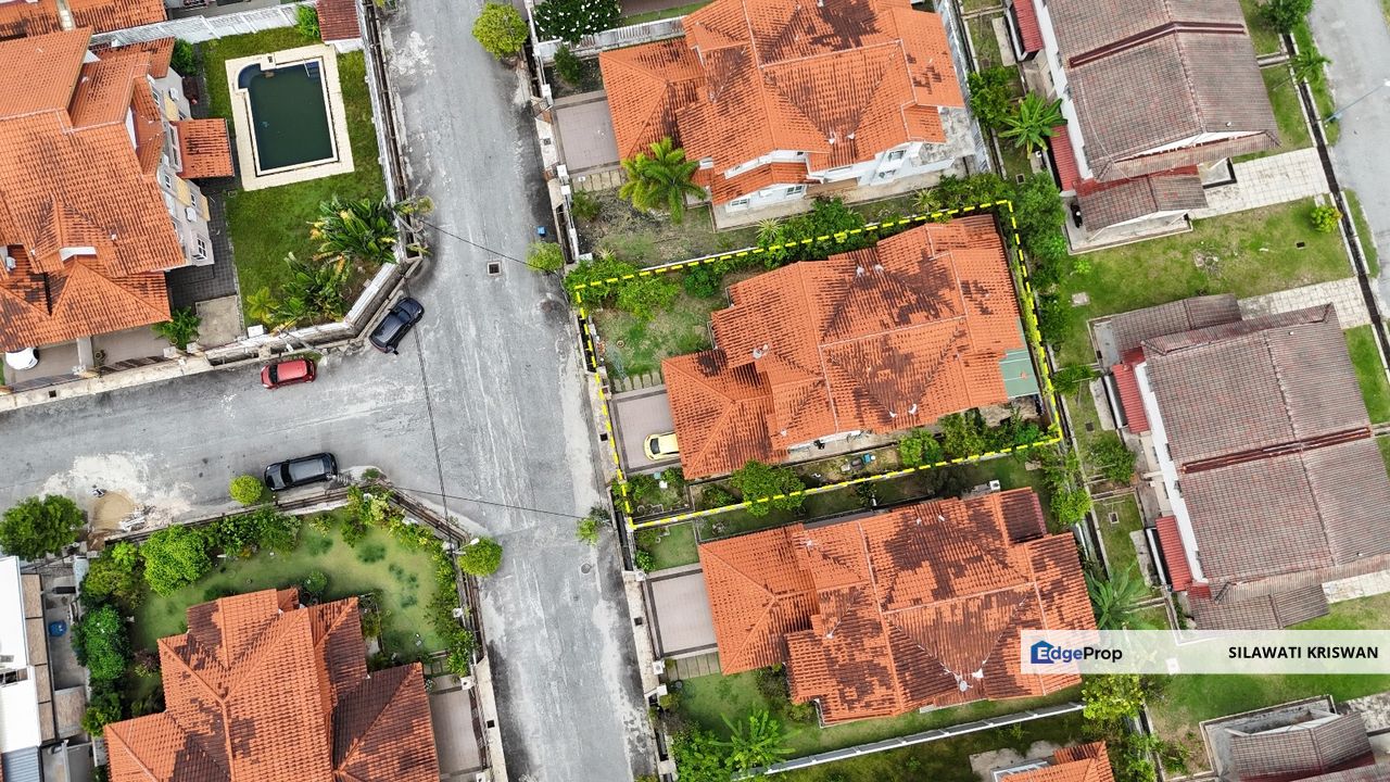 DOUBLE STOREY BUNGALOW PELINDUNG HEIGHTS KUANTAN EXCLUSIVE AREA, GATED  & GUARDED FOR SALE, Pahang, Kuantan