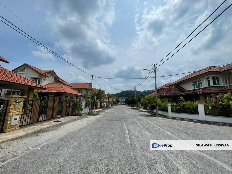 DOUBLE STOREY BUNGALOW PELINDUNG HEIGHTS KUANTAN EXCLUSIVE AREA, GATED  & GUARDED FOR SALE, Pahang, Kuantan