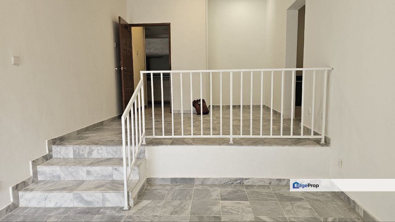 Casa Mila Condominium, Selayang - Renovated 2R/1B unit. Affordable. Quiet residential area. Facing KL city and greenery., Selangor, Selayang