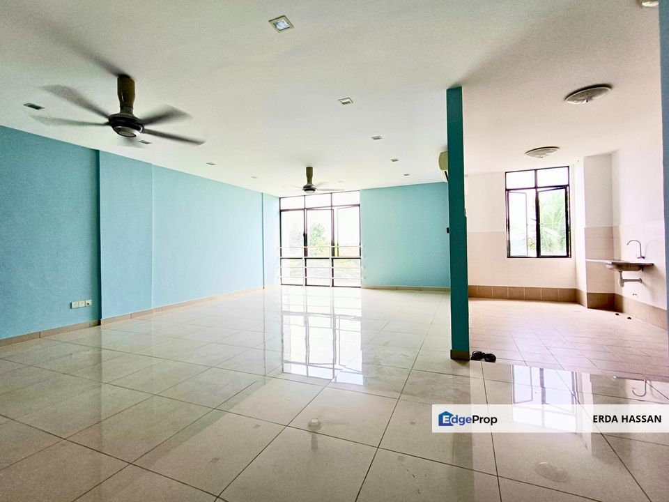 Taman Tasik Prima Puchong, Selangor Panaromic Sunset Lake View 2.5 Storey Townhouse for Sale, Selangor, Puchong