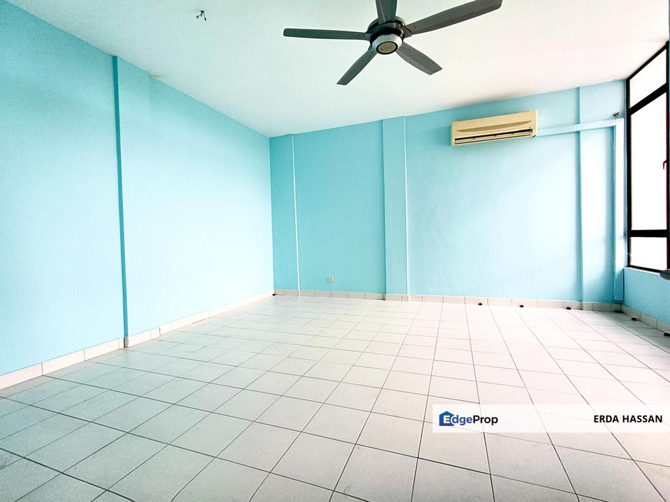 Taman Tasik Prima Puchong, Selangor Panaromic Sunset Lake View 2.5 Storey Townhouse for Sale, Selangor, Puchong