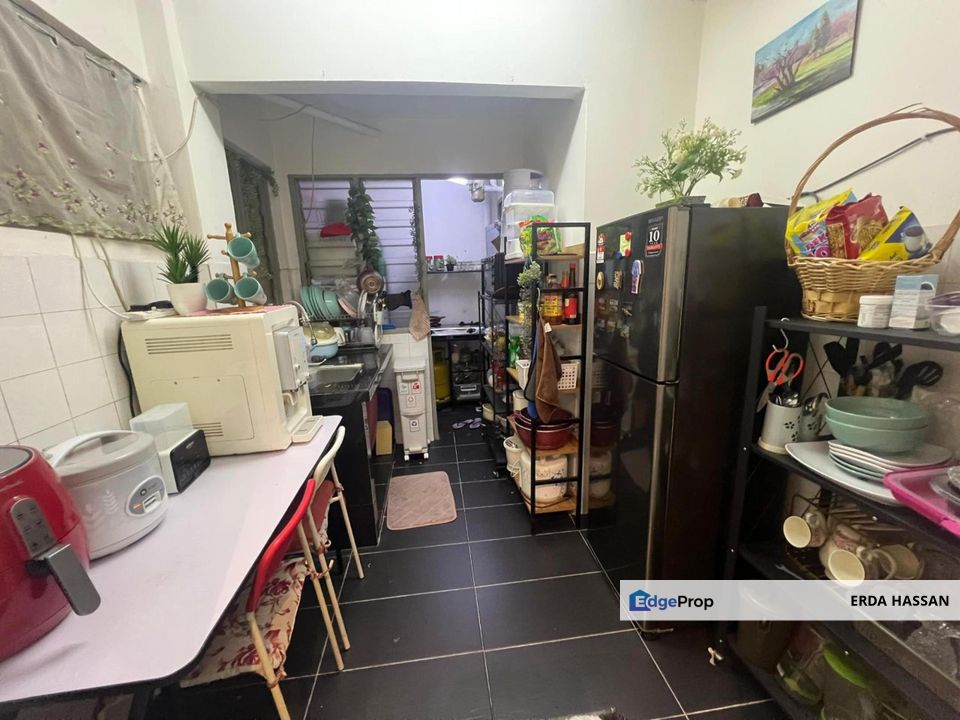 Bandar Bukit Tinggi 1 Apartment Level 2 For Sale, Selangor, Klang