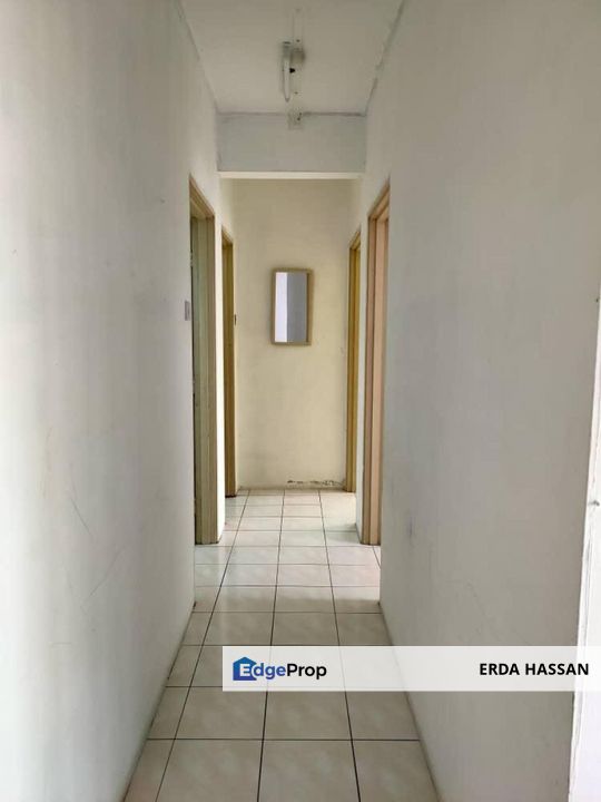 Suria Kinrara Bandar Kinrara Puchong End Lot Service Apartment For Sale, Selangor, Bandar Kinrara Puchong