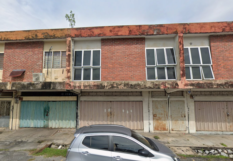 Corner Unit 2 Storey Shop House Taman Seri Putera , Banting Selangor 