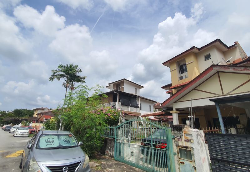 Jalan Aman Putra 2/2