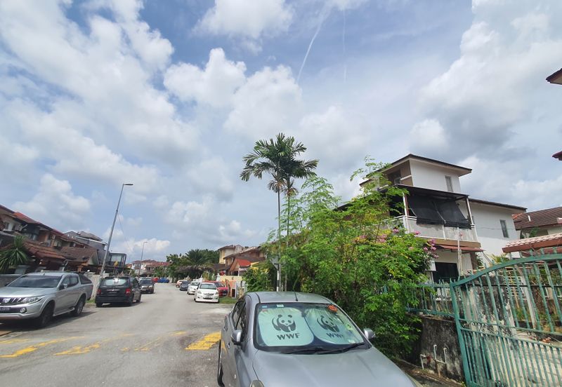 Jalan Aman Putra 2/2