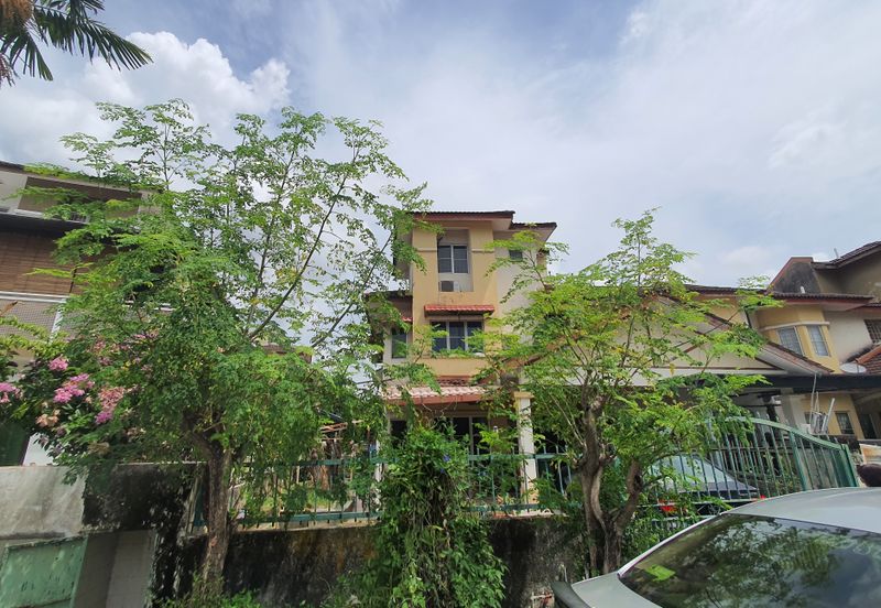 Jalan Aman Putra 2/2