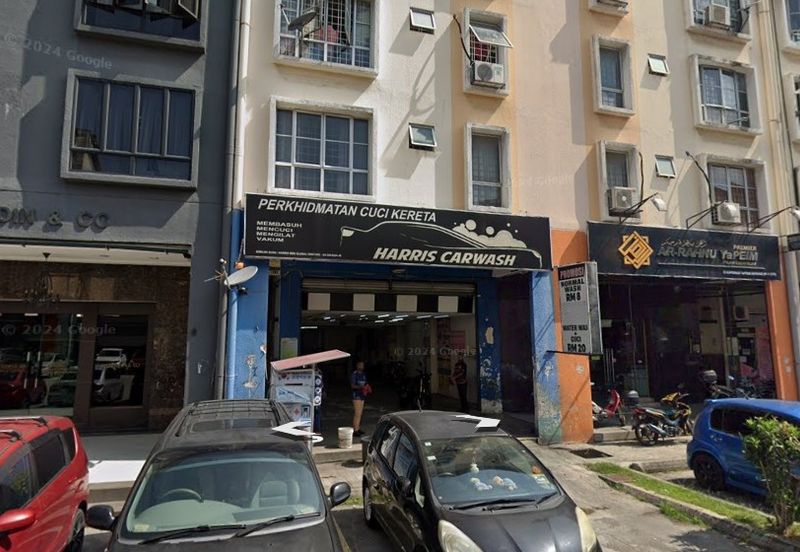 For Rent: 3-Storey Corner Shop @ Seksyen 7, Shah Alam