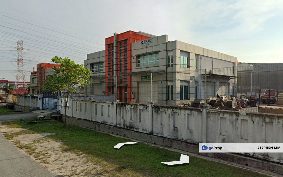 Taman Perindustrian Tasik Perdana 1.5 Storey Semi D 65' x 125' Renovated Move In Condition, Selangor, Sepang