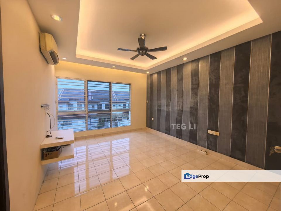 Kota Kemuning Antilla Lagoon Villas Duplex Townhouse For Sale AAAA Stock, Selangor, Shah Alam