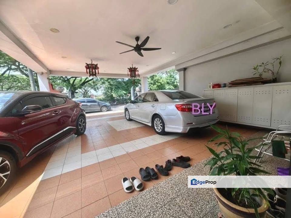 Bandar Bukit Tinggi 2 Klang Double Storey Terrace House Endlot For Sale with Land, Selangor, Klang