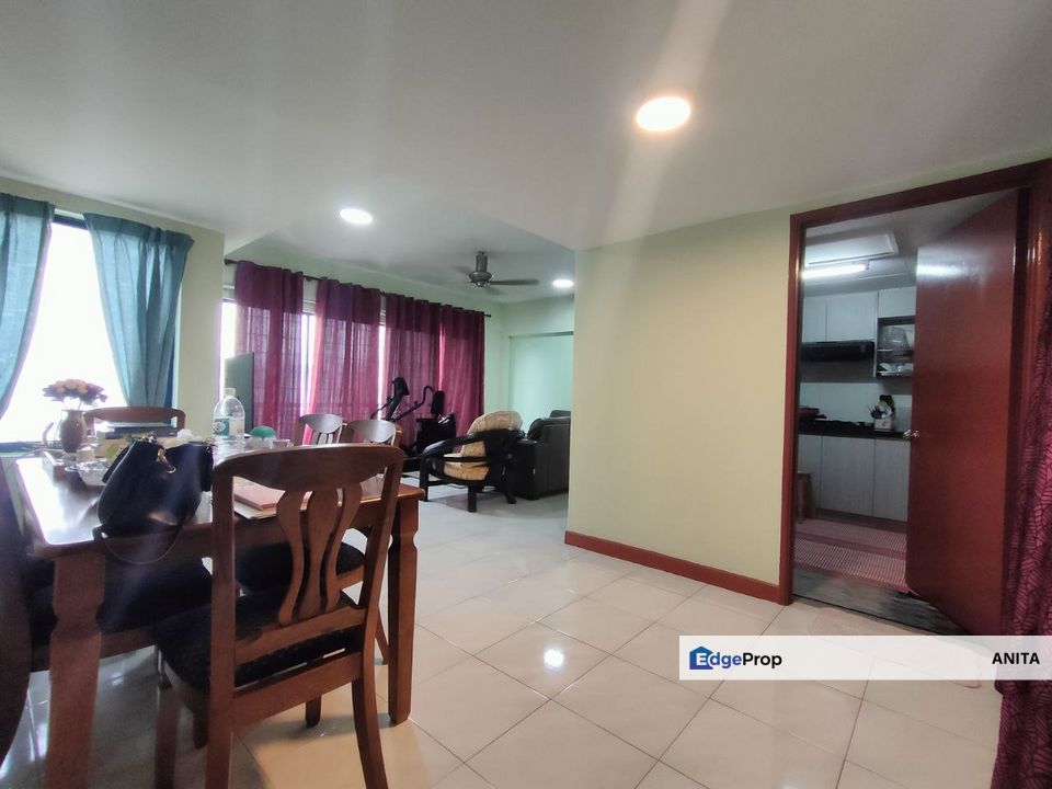 Tiara Ampang walking distance to LRT for sale, Selangor, Ampang