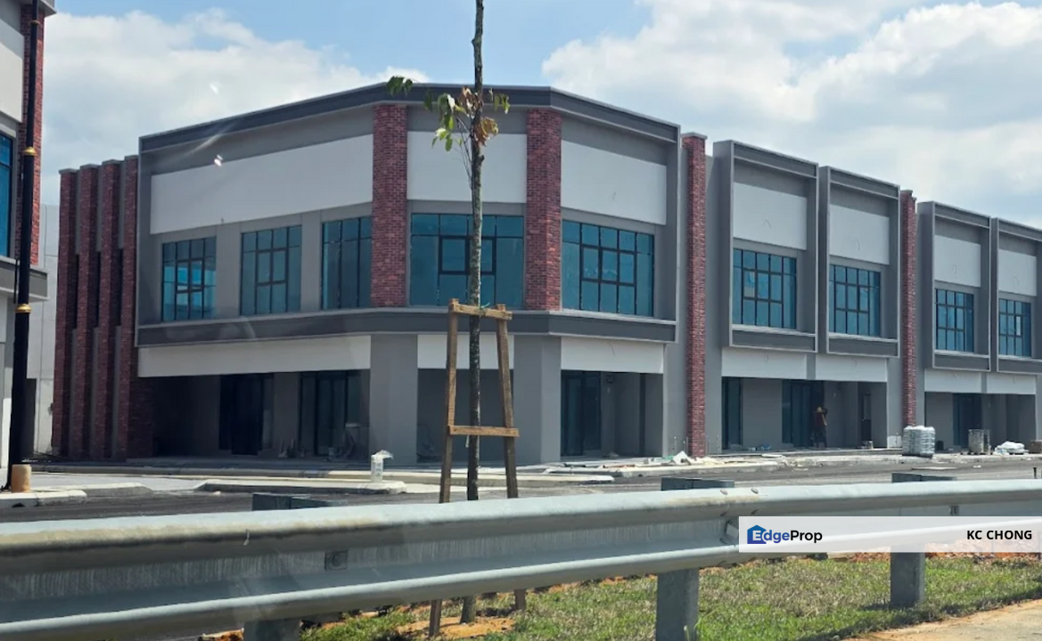 ✨2-STOREY SHOP / RENT✨🔥INTERMEDIATE LOT FACING MAIN ROAD🔥📍 Village Square @ Gamuda Gardens, Rawang, Selangor, Rawang