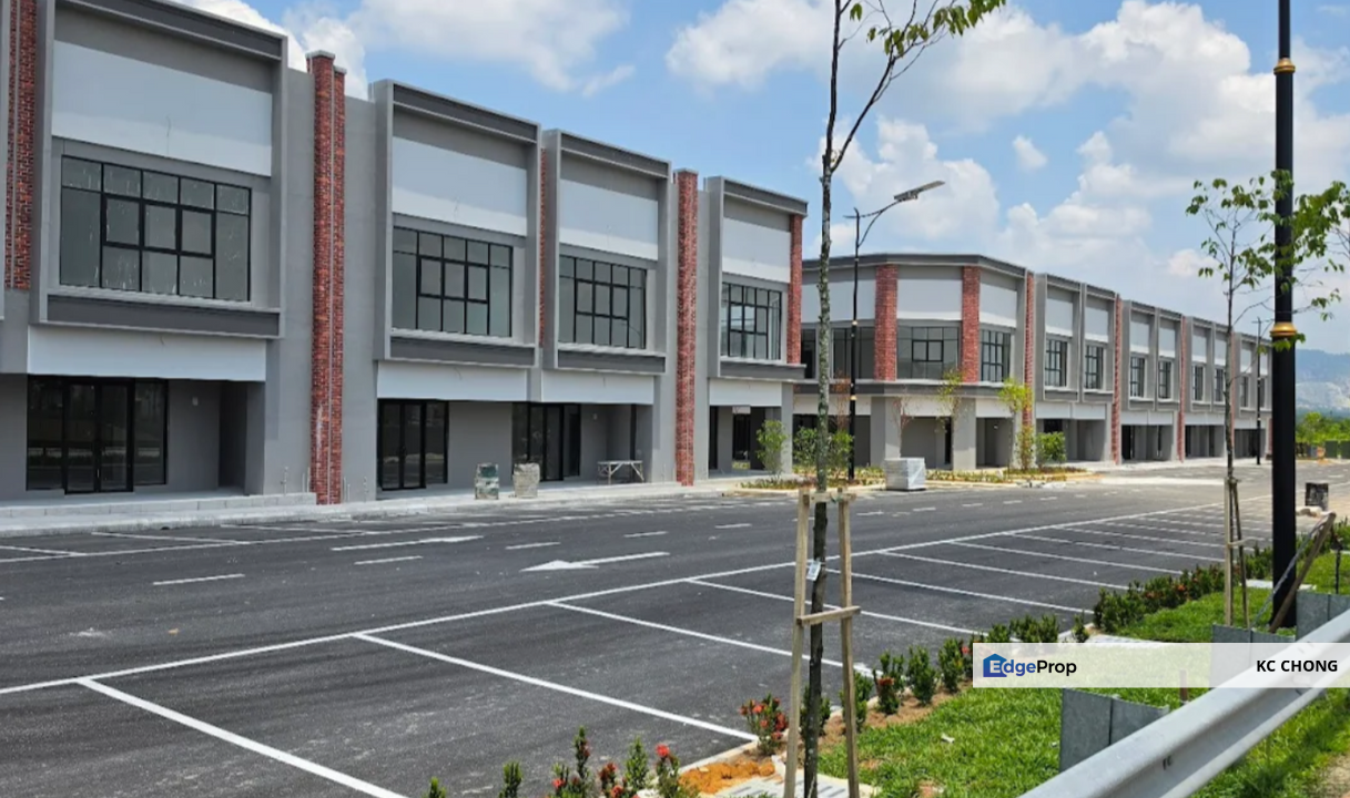 ✨2-STOREY SHOP / RENT✨🔥INTERMEDIATE LOT FACING MAIN ROAD🔥📍 Village Square @ Gamuda Gardens, Rawang, Selangor, Rawang