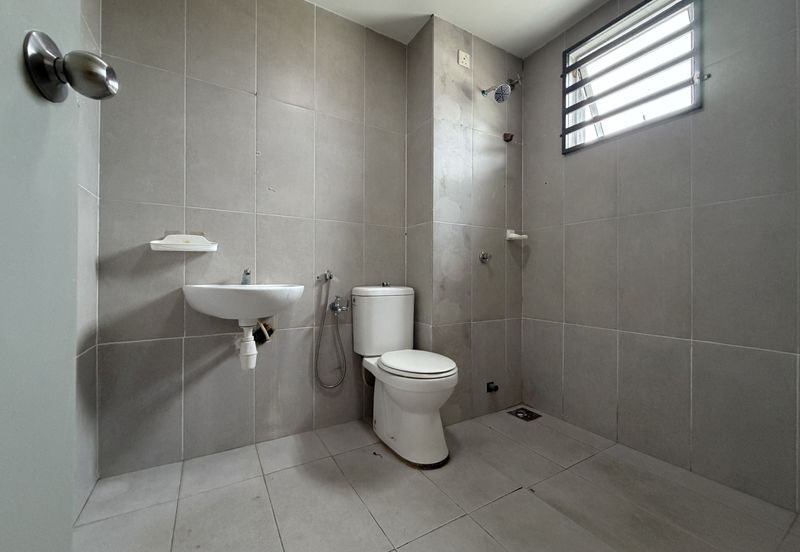 Jalan Adenium Bukit Beruntung Rawang 