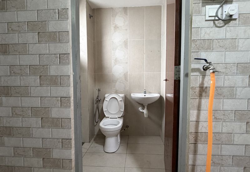 Jalan Adenium Bukit Beruntung Rawang 