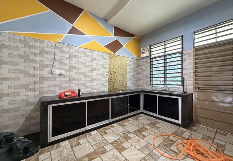 Jalan Adenium Bukit Beruntung Rawang 