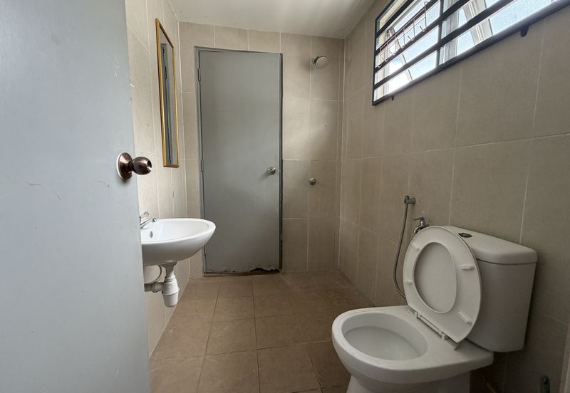 Jalan Adenium Bukit Beruntung Rawang 