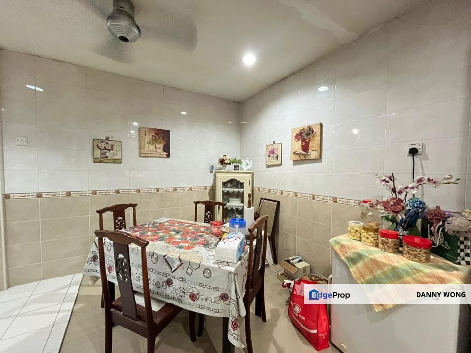 Jalan Pekaka Seksyen 8 Kota Damansara , Selangor, Kota Damansara