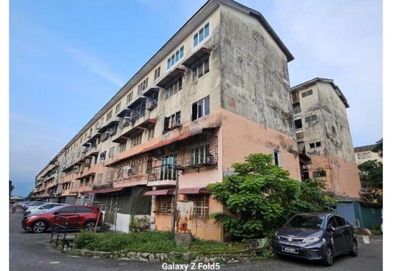Untuk dijual Flat Taman Putra Budiman, 43200 Seri Kembangan, Selangor