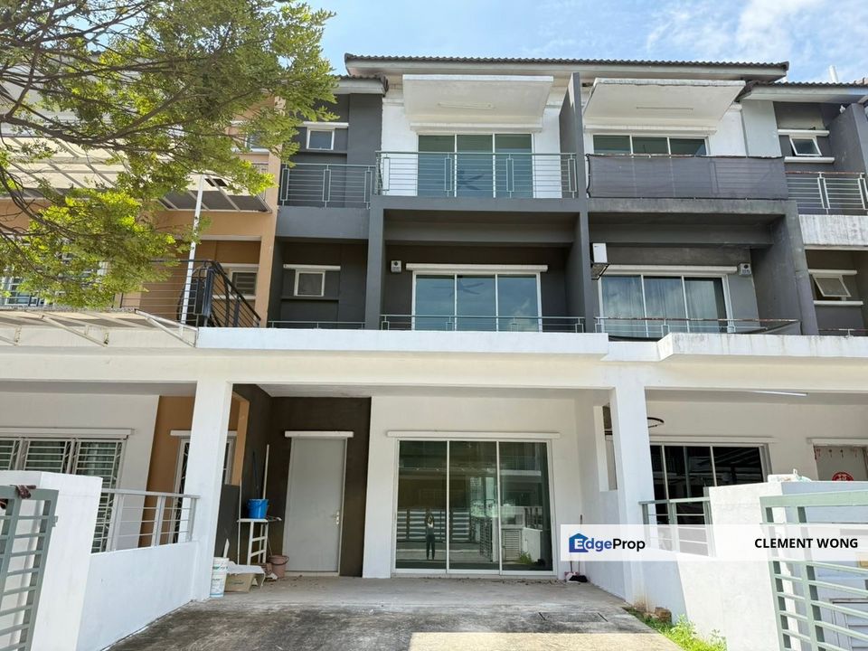 Bayu Lagenda 3 storey house Rawang, Selangor, Rawang