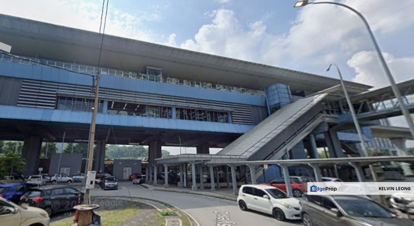 3 Sty Shoplot at Balakong, Walking Distance to MRT Station., Selangor, Balakong