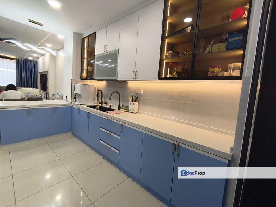 Laman Harmoni Country Garden Central Double Storey End Lot House Renovated , Johor, Johor Bahru